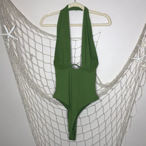 AKIRA Undeniable Sleeveless Cutout Halter Bodysuit Green M - Picture 4 of 13